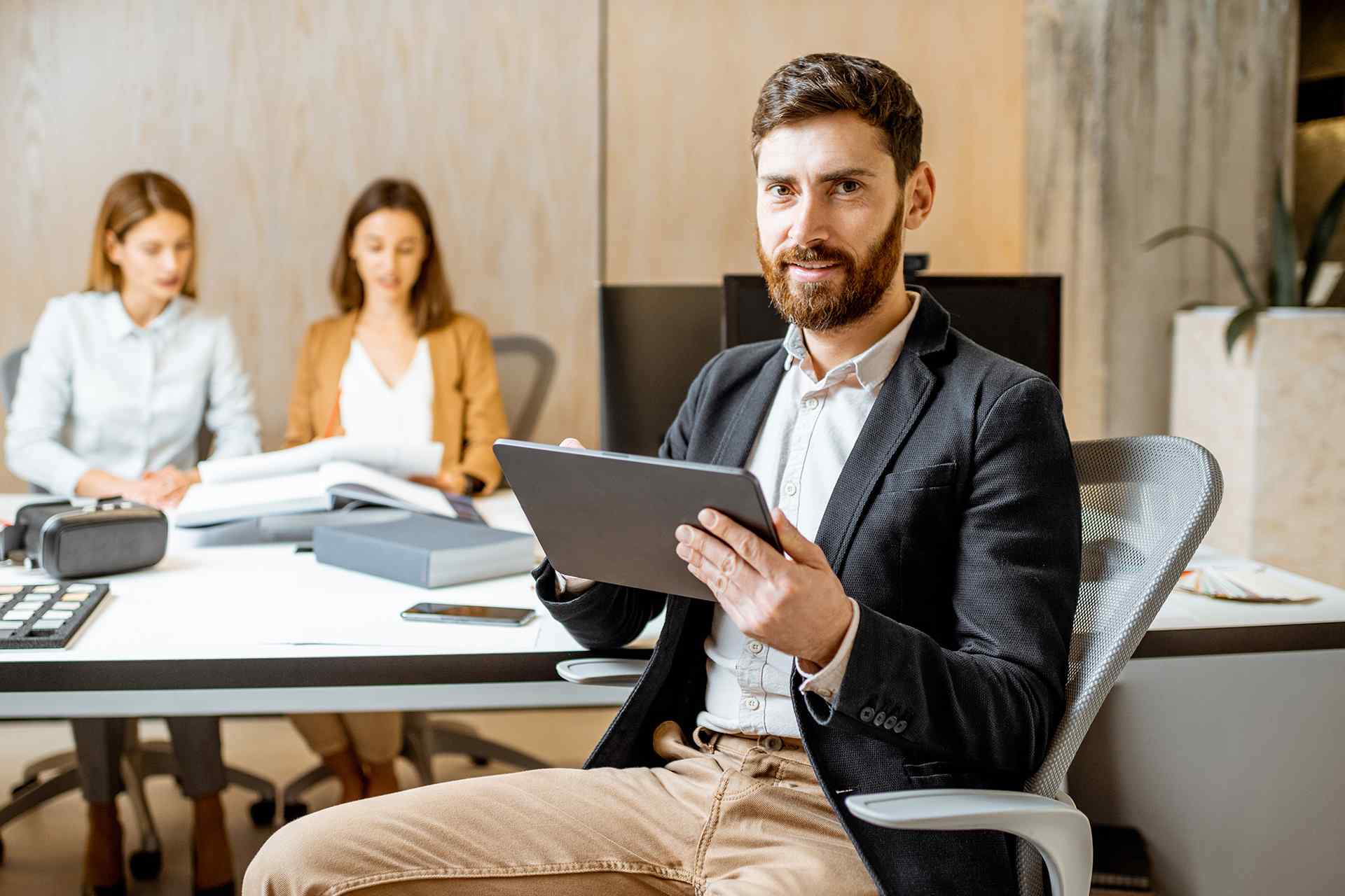 https://locarniniepartners.ch/wp-content/uploads/2020/09/fluid_hero_05.jpg